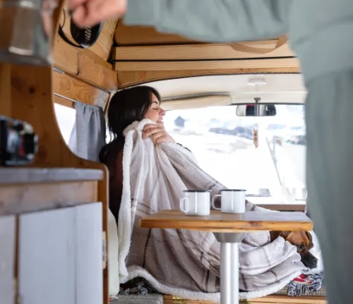 Idee salvaspazio camper: organizza il tuo camper al meglio