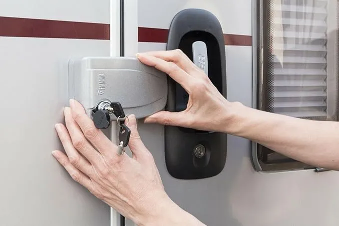 Serratura porta camper: Fiamma sicurezza per garantire la tranquillità