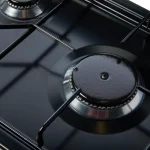Fornello a gas per camper: compatto e pratico, ideale per cucinare in campeggio o durante i viaggi in camper, garantendo un'ottima performance e risparmio di spazio.